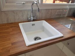 Cosy Corner, Sleeps 2 Only Friendly South Shore