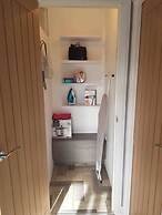 Cosy Corner, Sleeps 2 Only Friendly South Shore