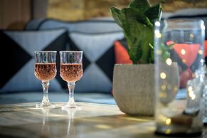 Krousonas Mountain View Suite