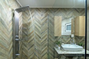 Krousonas Mountain View Suite