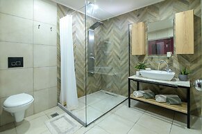 Krousonas Mountain View Suite