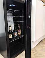 1-bed Retreat - Hot Tub, Private Garden & Bbq