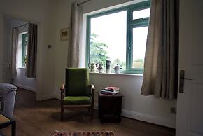 Tring Grange Cottage - Sleeps 2 - Onsite Parking
