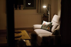 Tring Grange Cottage - Sleeps 2 - Onsite Parking