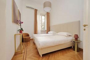 Treasurerome Adriana Charme 4br