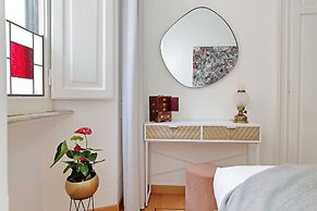 Treasurerome Adriana Charme 4br