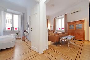 Treasurerome Adriana Charme 4br