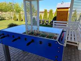 Holiday Homes Close to the Beach, Large Playground