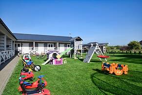 Holiday Homes Close to the Beach, Large Playground