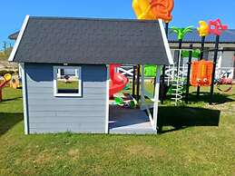 Holiday Homes Close to the Beach, Large Playground