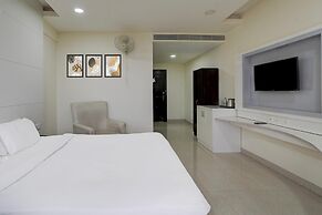 Poolside Retreat Near Sathyabama Chennai