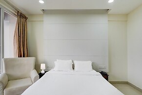 Poolside Retreat Near Sathyabama Chennai