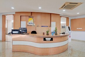 Poolside Retreat Near Sathyabama Chennai