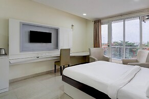 Poolside Retreat Near Sathyabama Chennai