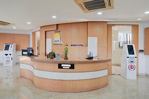 Poolside Retreat Near Sathyabama Chennai