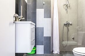 Stone house Dragan in the very center