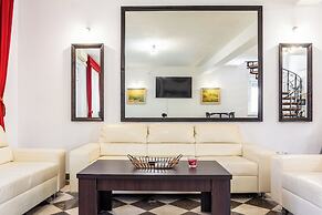 Stone house Dragan in the very center