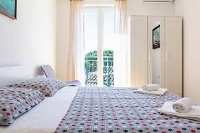 Stone house Dragan in the very center