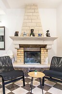 Stone house Dragan in the very center