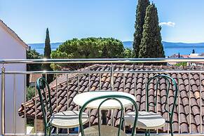 Stone house Dragan in the very center