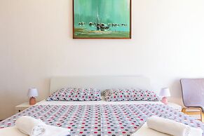 Stone house Dragan in the very center