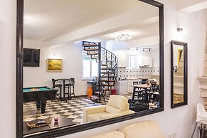 Stone house Dragan in the very center