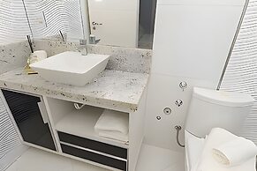 Casa com piscina 5 suites 1 quarto e AC