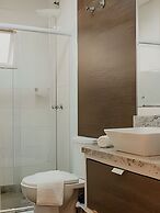Casa com piscina 5 suites 1 quarto e AC