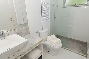 Casa com piscina 5 suites 1 quarto e AC