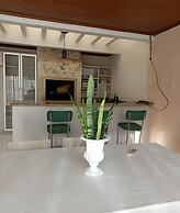 Casa com piscina 5 suites 1 quarto e AC