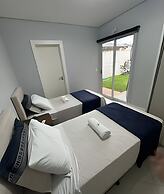 Casa com piscina 5 suites 1 quarto e AC