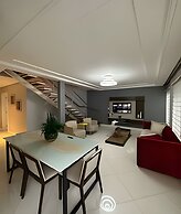 Casa com piscina 5 suites 1 quarto e AC