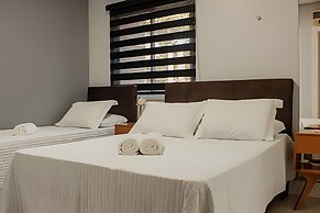 Casa com piscina 5 suites 1 quarto e AC