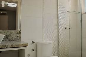 Casa com piscina 5 suites 1 quarto e AC