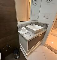 Casa com piscina 5 suites 1 quarto e AC