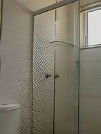 Casa com piscina 5 suites 1 quarto e AC