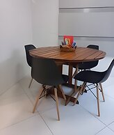 Casa com piscina 5 suites 1 quarto e AC