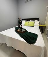 Casa com piscina 5 suites 1 quarto e AC