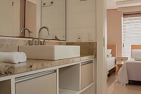 Casa com piscina 5 suites 1 quarto e AC