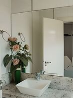 Casa com piscina 5 suites 1 quarto e AC