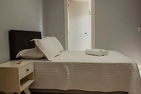 Casa com piscina 5 suites 1 quarto e AC