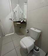 Casa com piscina 5 suites 1 quarto e AC