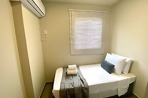 APTO prox Ponte amizade 5 pessoas com AC