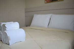 APTO prox Ponte amizade 5 pessoas com AC