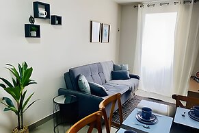 APTO prox Ponte amizade 5 pessoas com AC