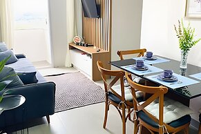 APTO prox Ponte amizade 5 pessoas com AC