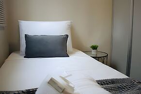 APTO prox Ponte amizade 5 pessoas com AC