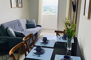 APTO prox Ponte amizade 5 pessoas com AC