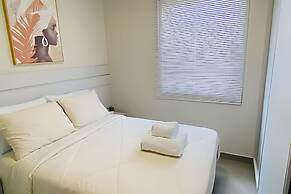 APTO prox Ponte amizade 5 pessoas com AC