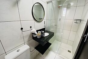 APTO prox Ponte amizade 5 pessoas com AC